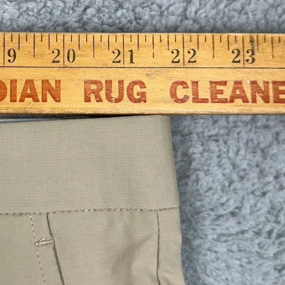 NEW Greg Norman Shorts Mens 42 Tan Beige Signature Series Golf Chino Stretch